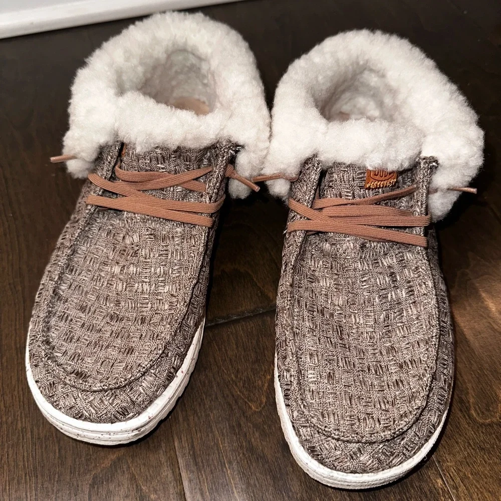 Hey Dude Wendy Fold Over Cozy Boot Sherpa Lined Winter Slip On Sneaker Size 7